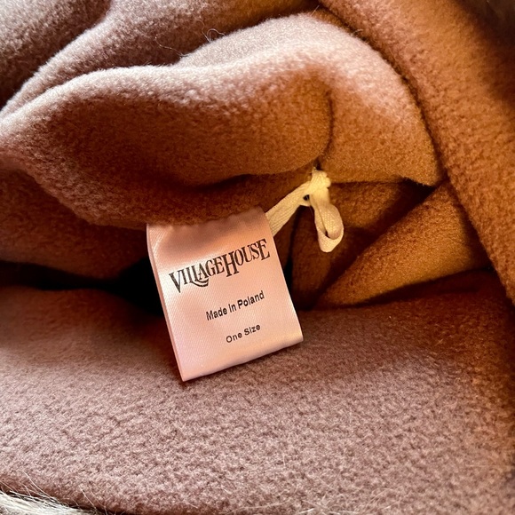 Faux Fur Hat - Picture 5 of 5